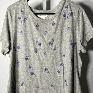 Liz Claiborne Heather Grey w Embroidered Blue Flowers Short Sleeve T-Shirt SZ XL